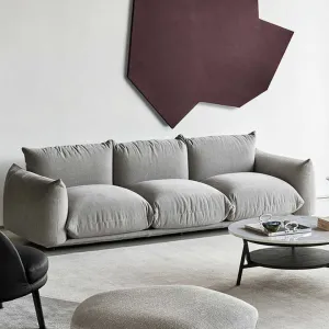 velvet seats..  مقاعد قطيفة
